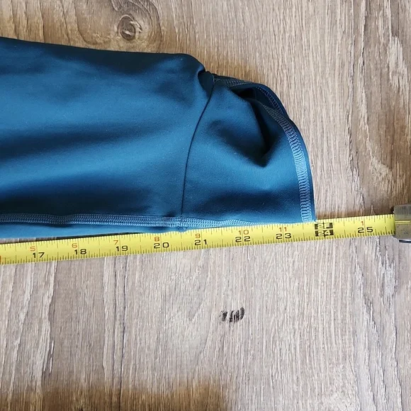 Fabletics Oasis High Waisted Twist 7/8 Leggings Midnight Wave Teal Activewear - Picture 8 of 12